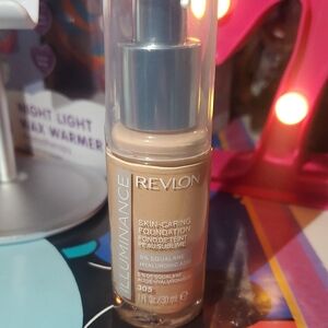 Revlon Luminance Skin-Caring Foundation - Tan